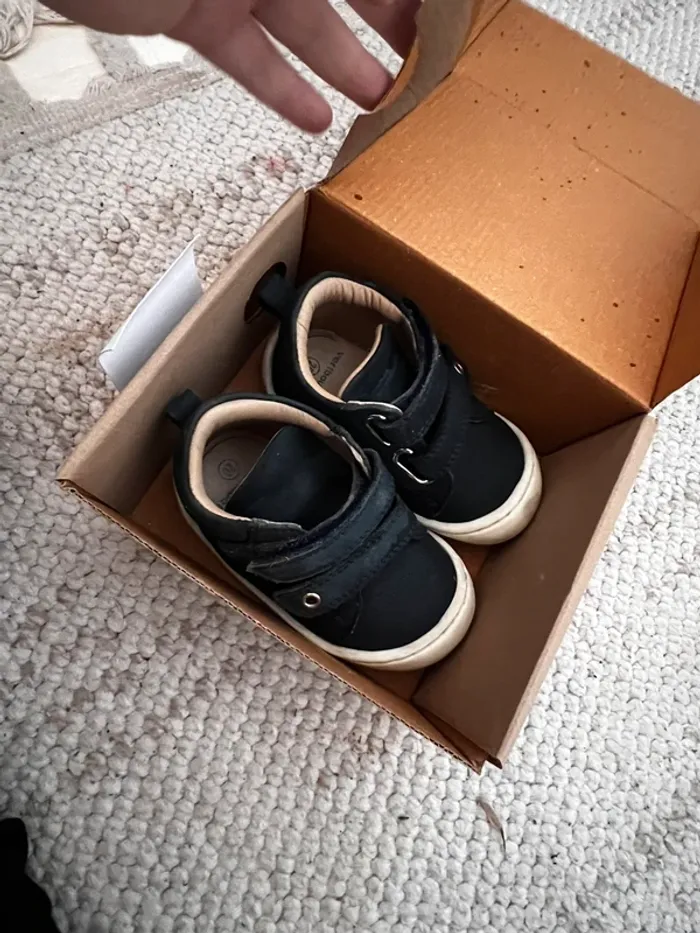Chaussure bébé souple taille 20 - photo numéro 2