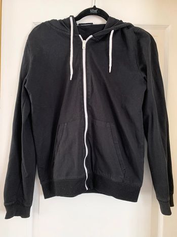 Sweet à capuche avec fermeture noir Terranova M