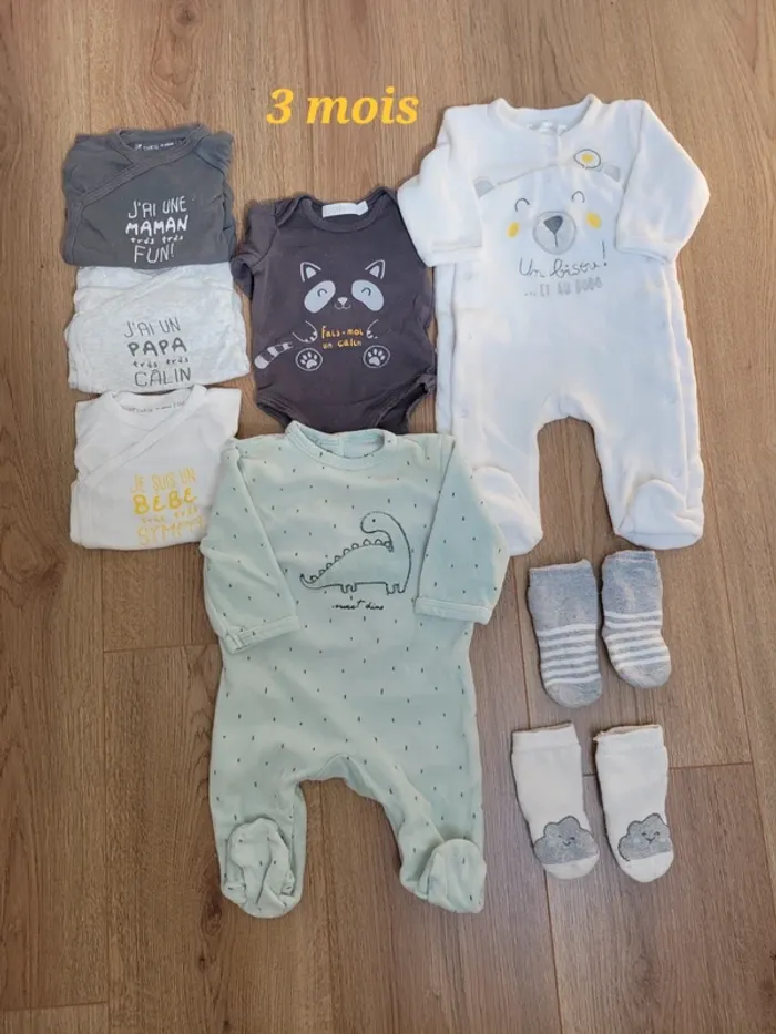Lot bébé garçon hiver pyjamas bodys chaussettes