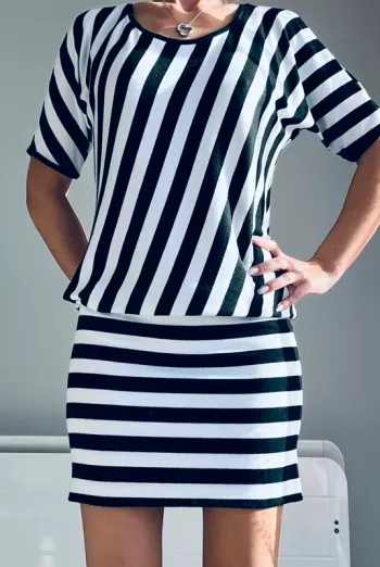 Tunique/robe longue ou courte à rayures neuve, noires et blanches pour femme en taille S