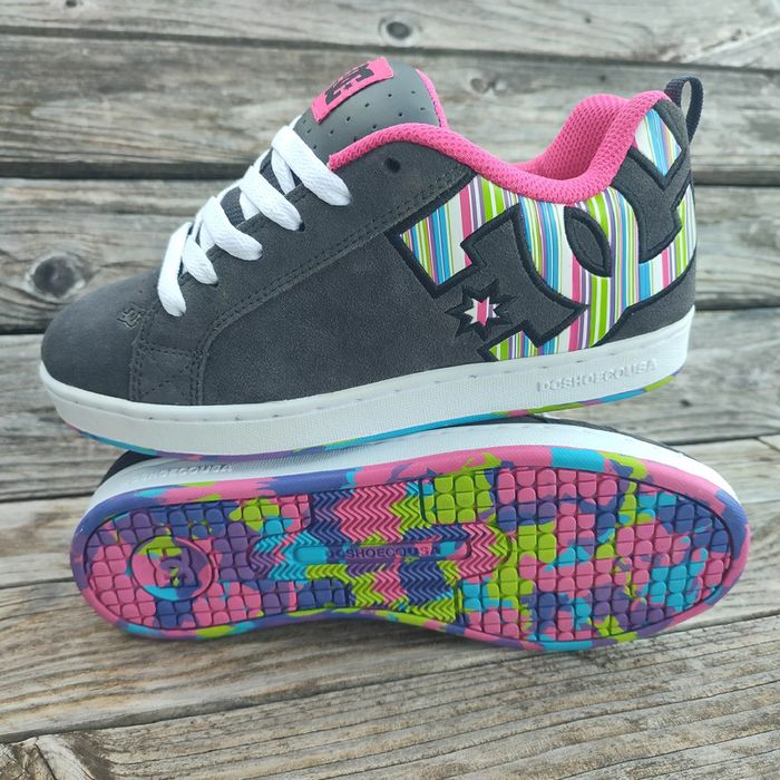 Vintage skateshoes y2k DC Shoes Court Graffik taille 38