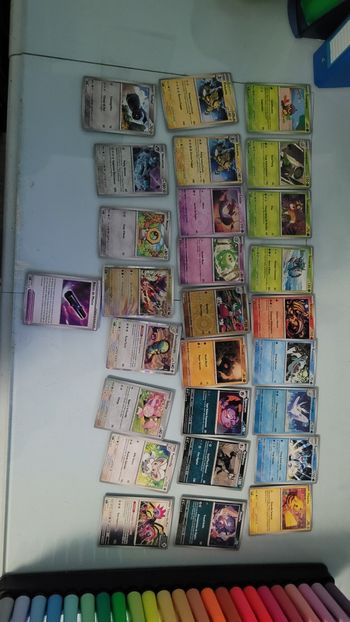 Collection de cartes pokemon Ecarlate et Violet Forces Temporelles