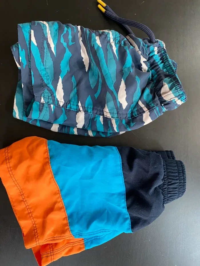 2 shorts de bain neufs - photo numéro 2