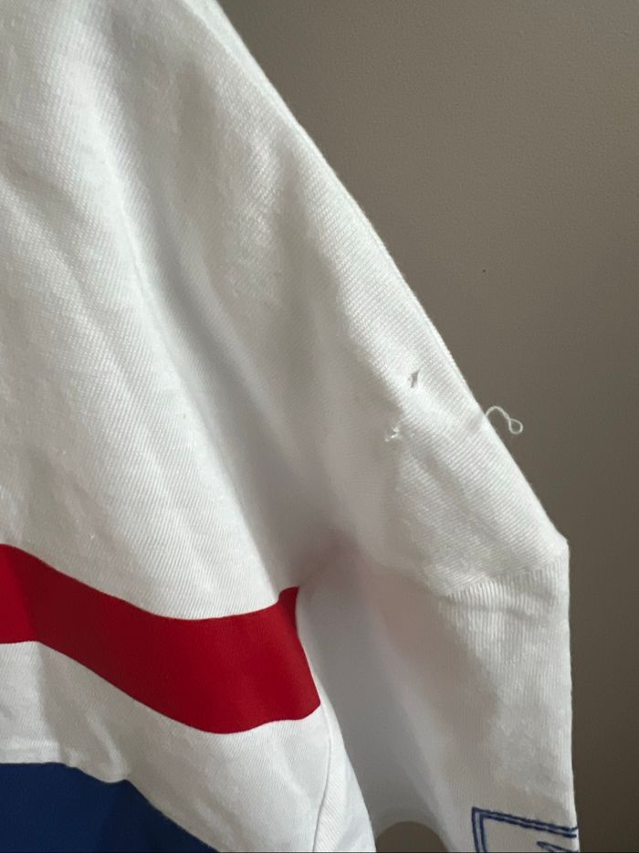 Lot d’un sweat à capuche et d’un t-shirt Élite Netflix - Undiz - photo numéro 9
