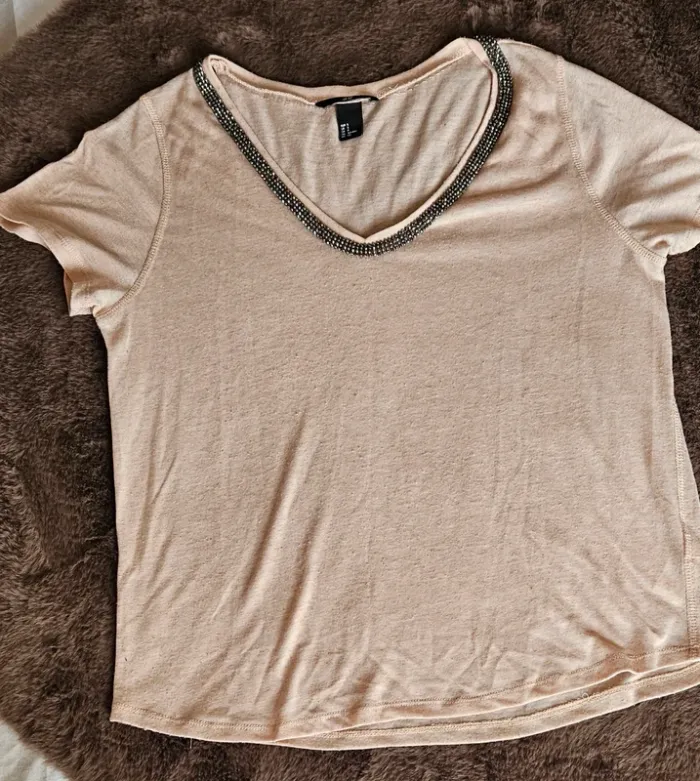 T-shirt beige H&M taille 36 avec strass - photo numéro 2