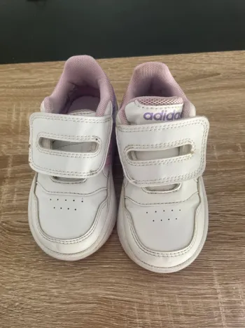 Basket adidas 23