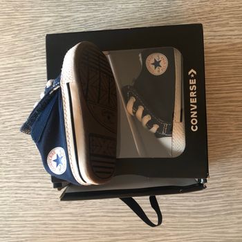 Converses bébé