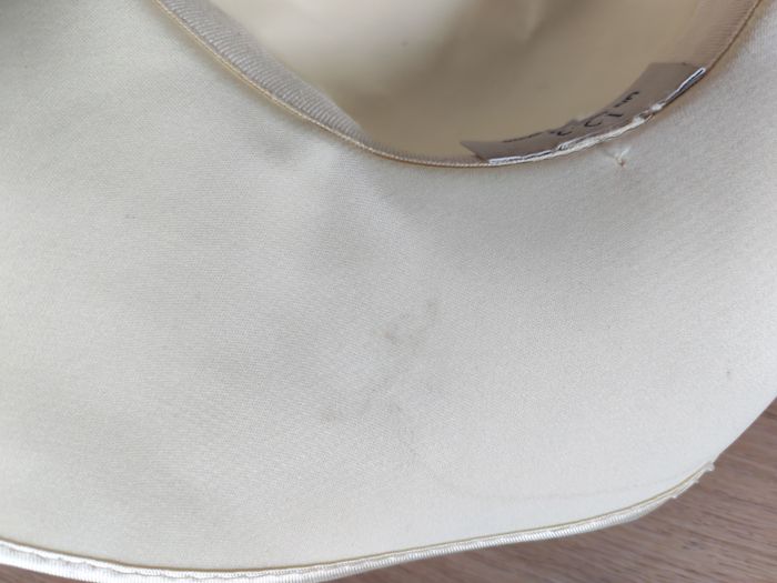 Chapeau de cérémonie couleur écru avec nœud accessoire vintage - photo numéro 5