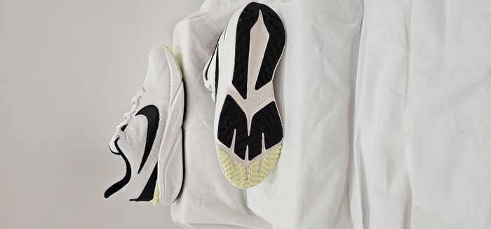 Baskets Nike Star Runner taille 36.5 - photo numéro 2