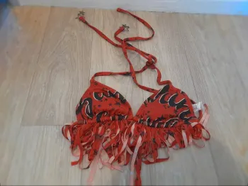 haut de maillot de bains taille 32