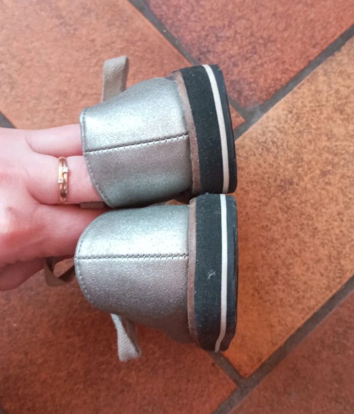 Chaussure zara baby pointure 21 - photo numéro 3