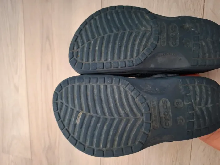 Crocs bleu J3 avec 3 déco de la photo. - photo numéro 16