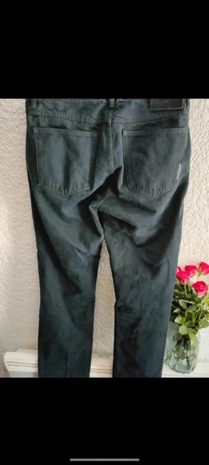 Jean noir droit T 42 - photo numéro 5