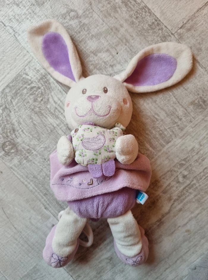 Peluche doudou lapin musicale