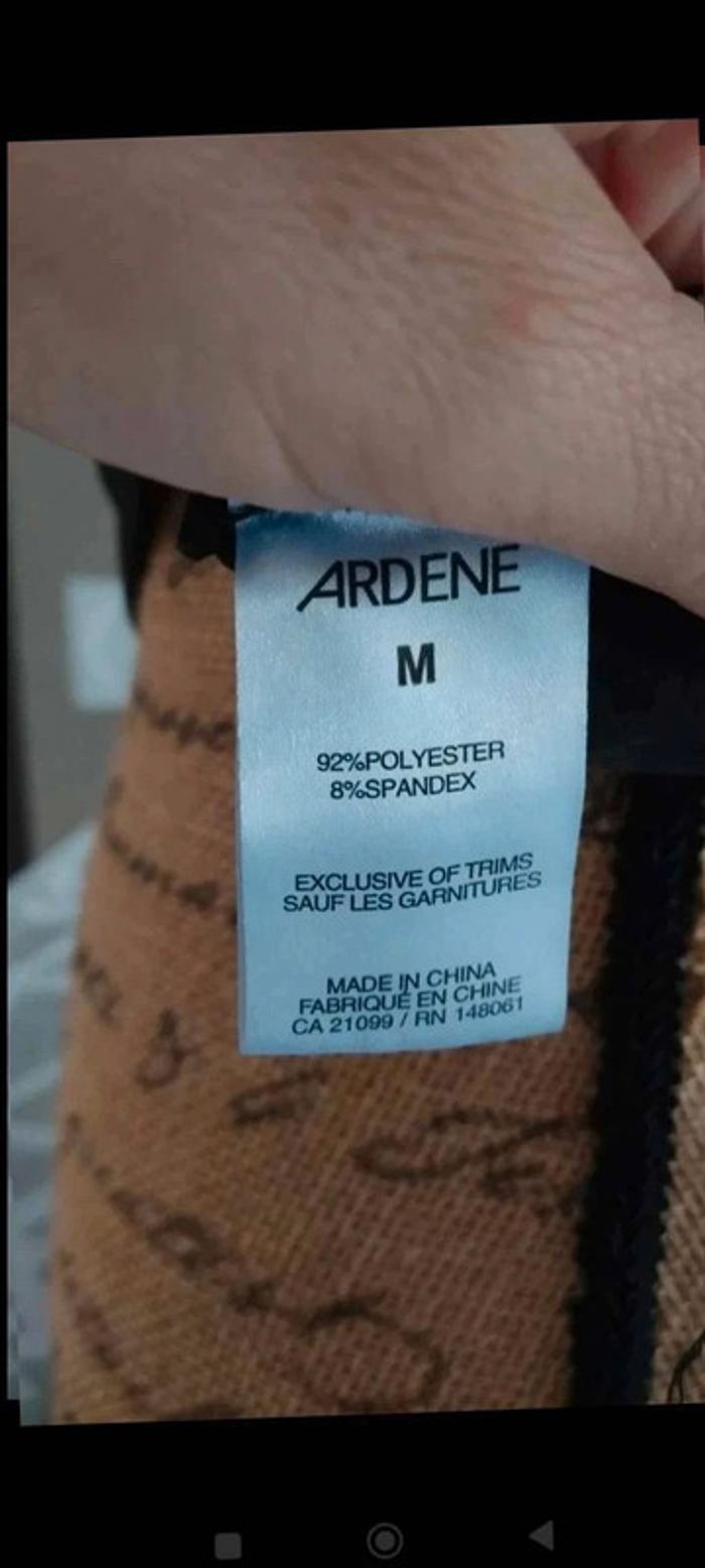 Débardeur top haut  noir  et fleurs  taille  m - photo numéro 4