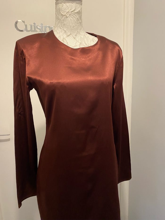 Robe zara bordeaux satinée T40 - photo numéro 3