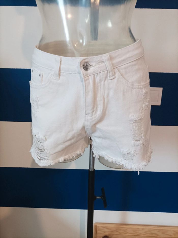 Superbe short blanc effet destroy neuf Fashion Jeans femme taille S (36)