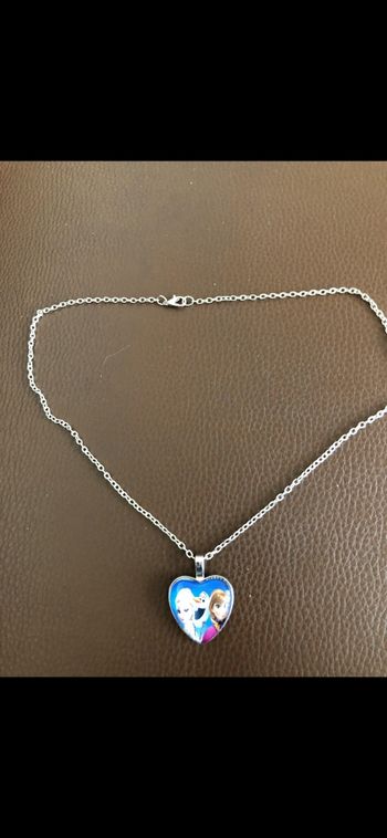 Collier pendentif la reine des neiges
