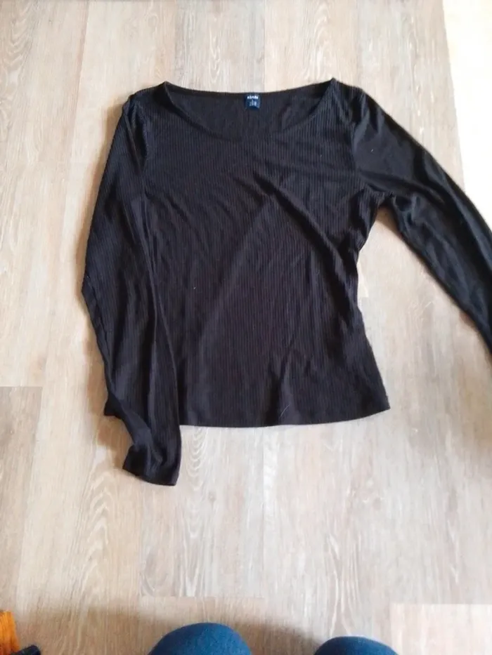 Tee shirt manches longues femme Kiabi noir l - photo numéro 2