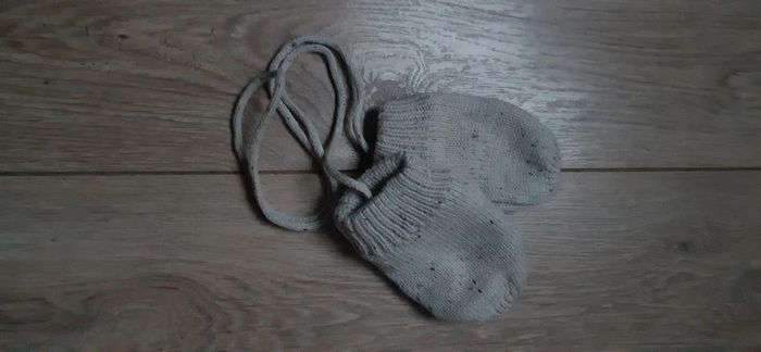 Gants / moufles tape à l'oeil beige chiné 12/23m neufs jamais portés