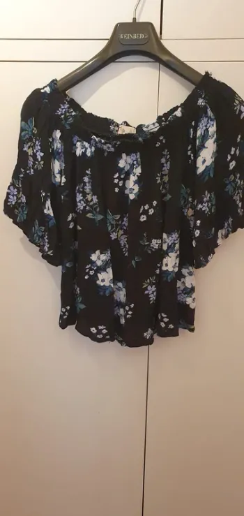 Hollister top fleuri