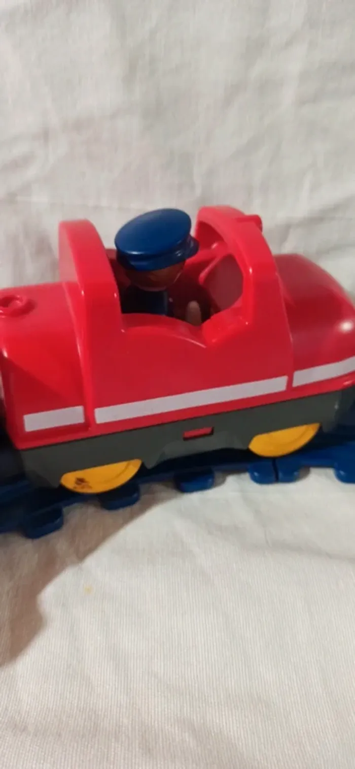 Train avec wagon et voyageurs sur rails playmobil 123 - photo numéro 7