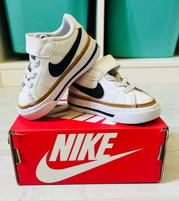 Nike Court Legacy