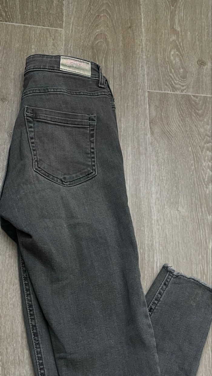 Jean skinny taille 38 - photo numéro 3
