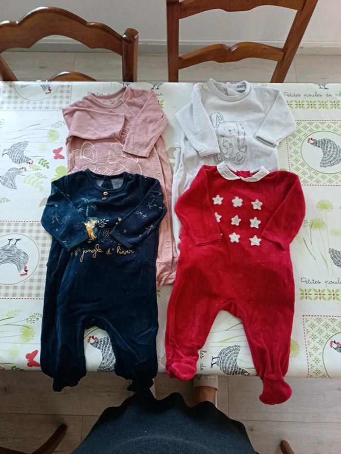 Lot de 4 pyjamas hiver 9 mois