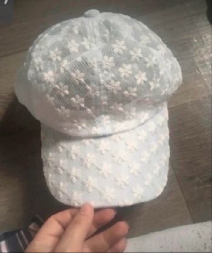 Casquette réglable pour femme NEUVE couleur blanc