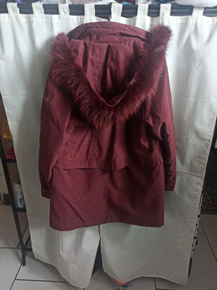 Manteau bordeaux fourrure
