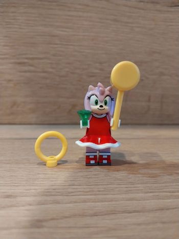 Figurine type lego Sonic
