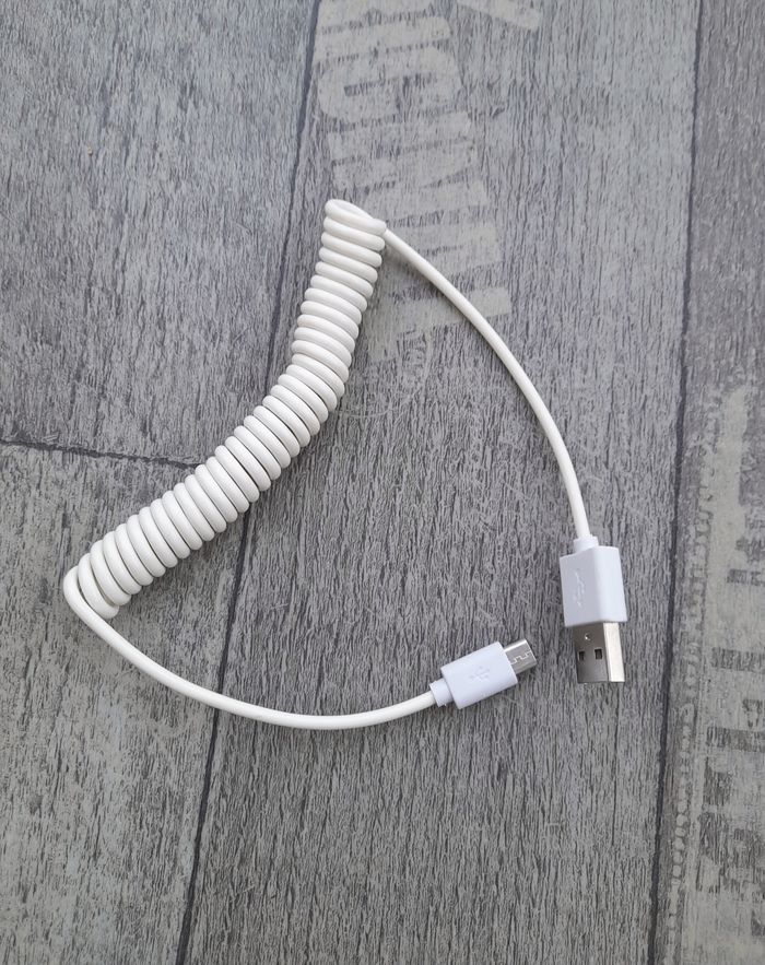 Câble micro USB en spirale, neuf - photo numéro 3