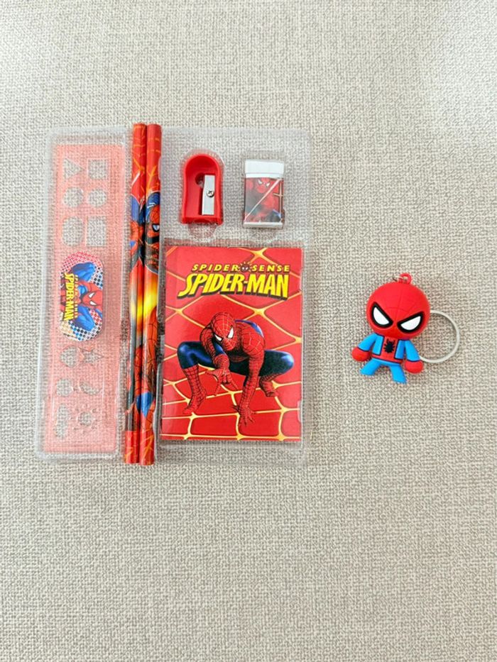 Kit complet Spider-Man pour la rentrée + porte clés