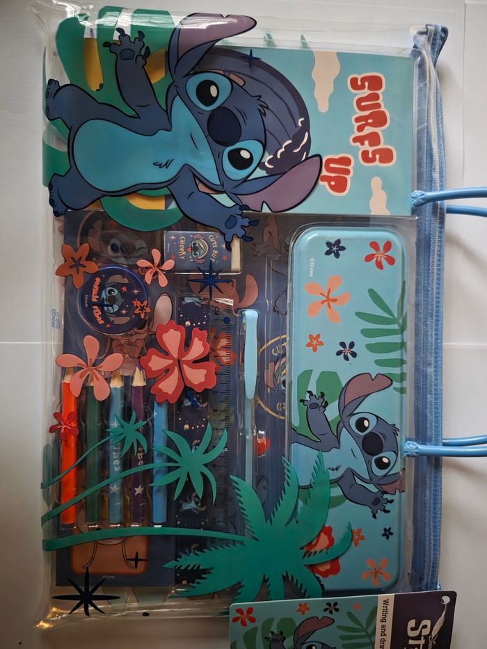 Ensemble de set d'écriture et dessin