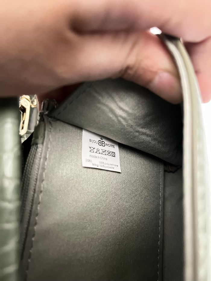 Sac à main et aussi bandoulière, marque Bijoux Brigitte - photo numéro 2