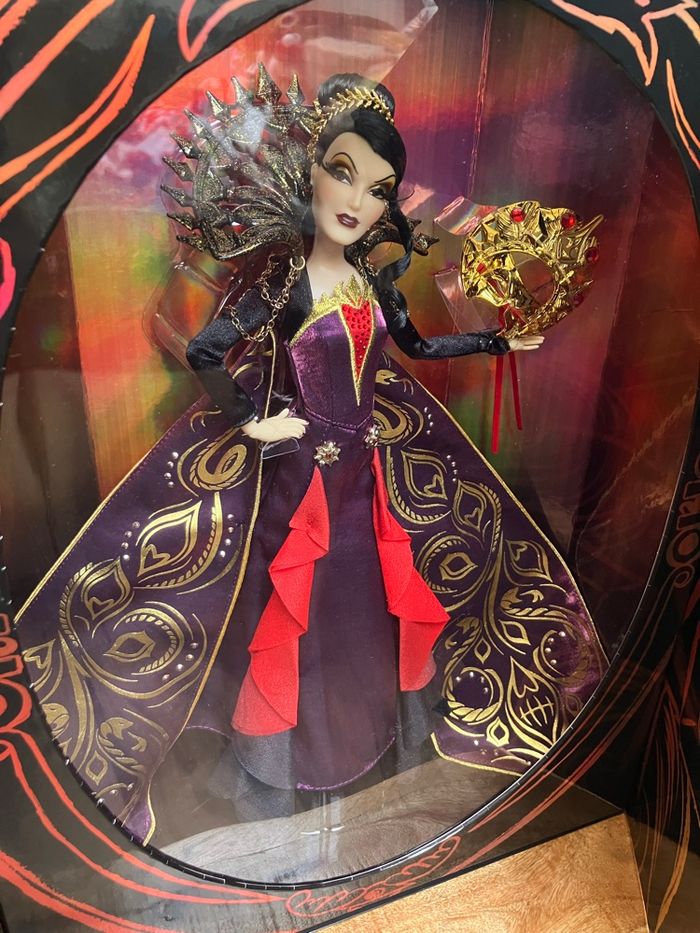 Poupée édition limitée evil queen non déboxer