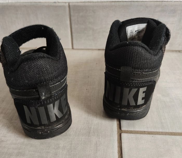 Baskets Nike 28 - photo numéro 2