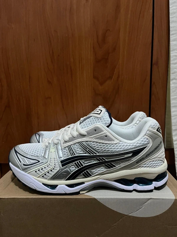 Asics Kayano 14 Taille 42.5