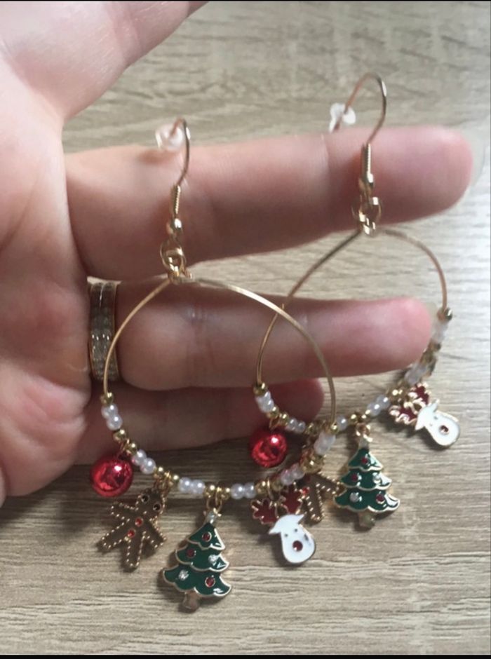 Boucles d’oreilles / Créoles pendantes NEUVES femme thème de Noël 🎄🎅🏼 - photo numéro 7