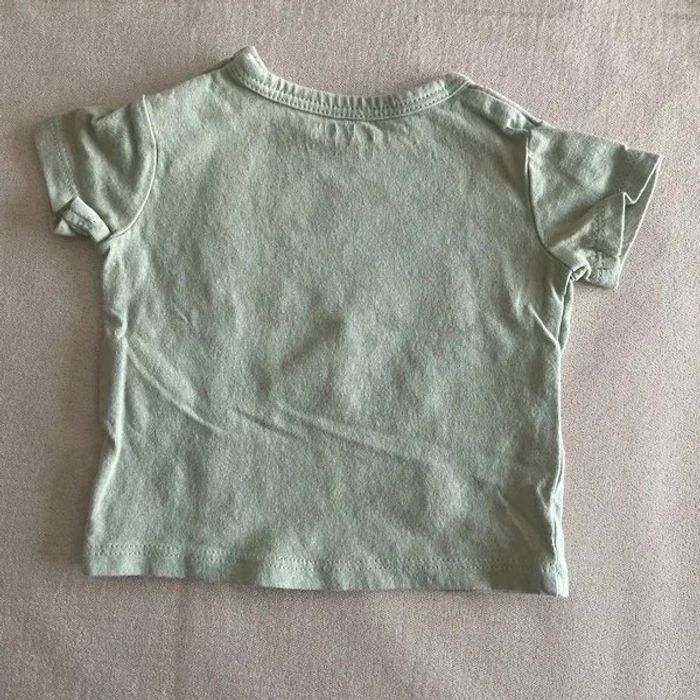 🌟 T-shirt bébé Kiabi à motif crocodile 🌟 - photo numéro 2