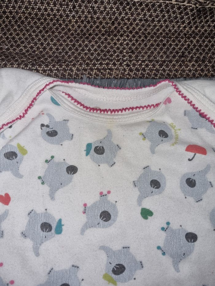 Lot 2 bodies 6mois à motifs - photo numéro 7