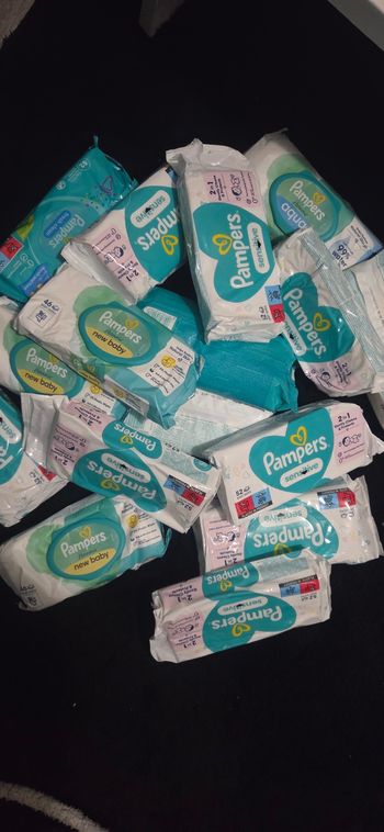 Lot 30 paquets de lingette pampers