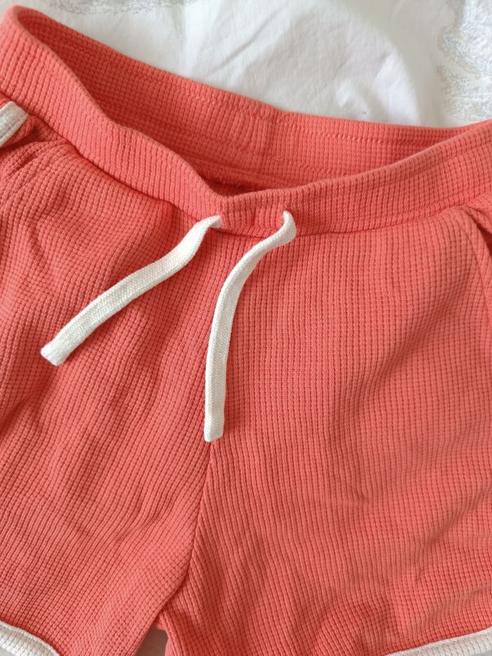 Short fille - photo numéro 2