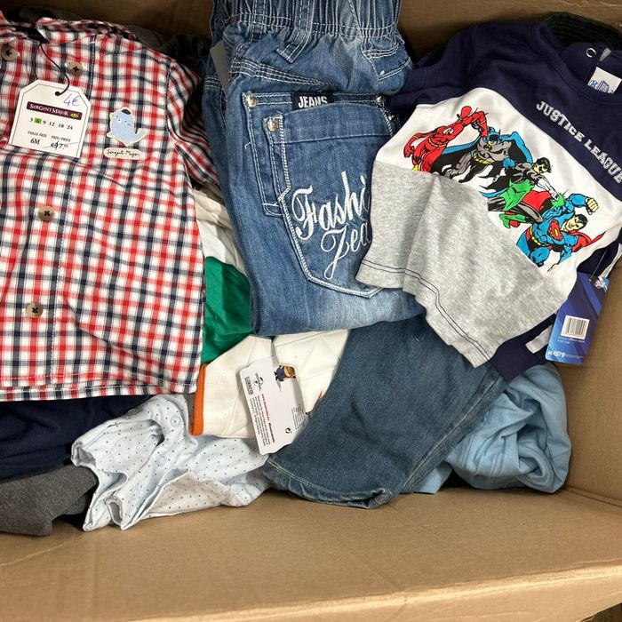 Lot de 60 vêtements enfants neuf  #2 - photo numéro 2