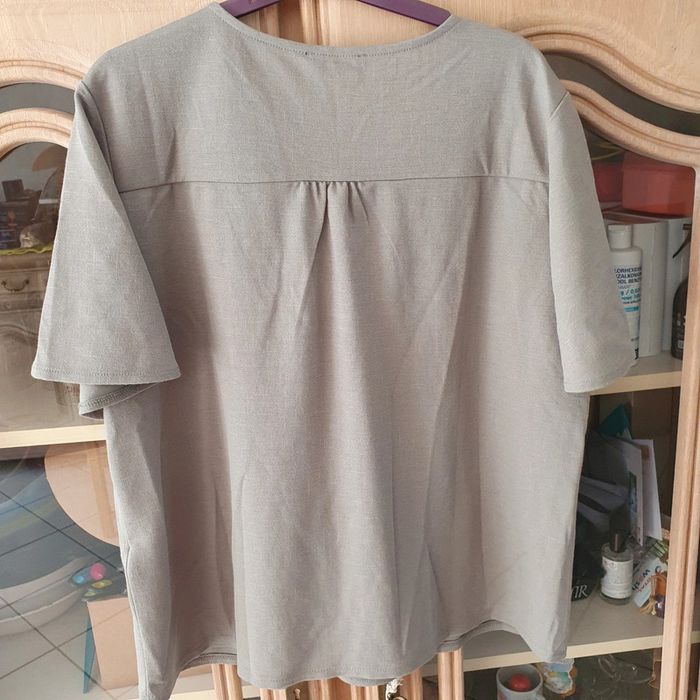 Magnifique haut vert sauge taille 3 Breal - photo numéro 4