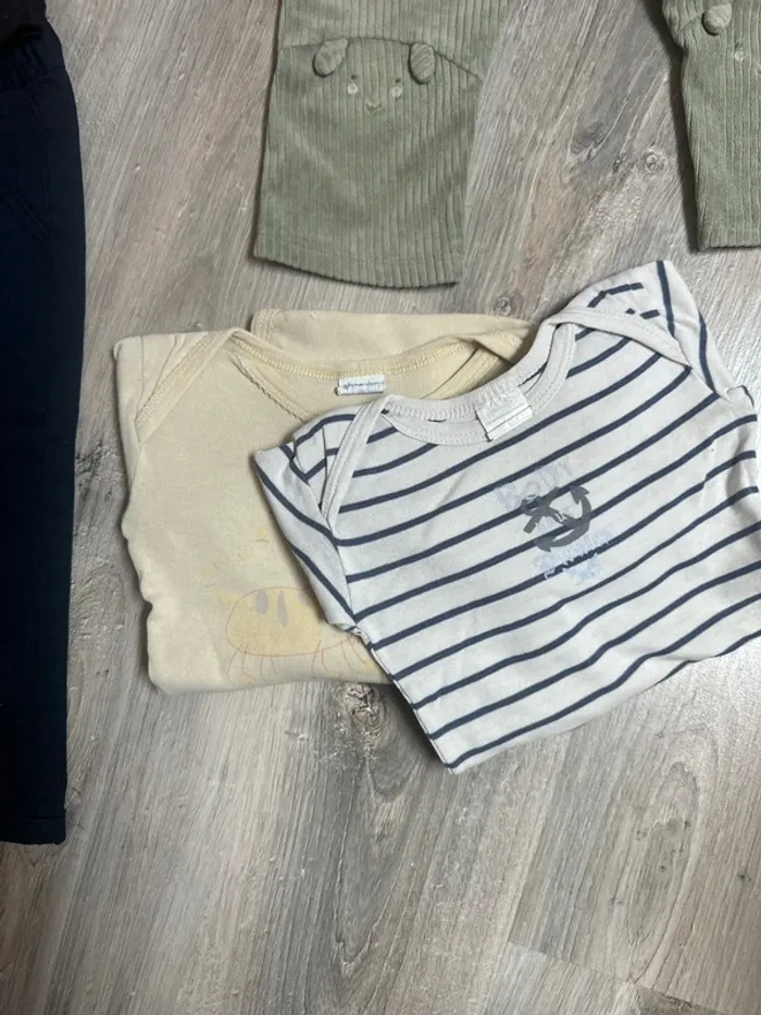 3 ensemble de 18mois plus 2 body - photo numéro 5