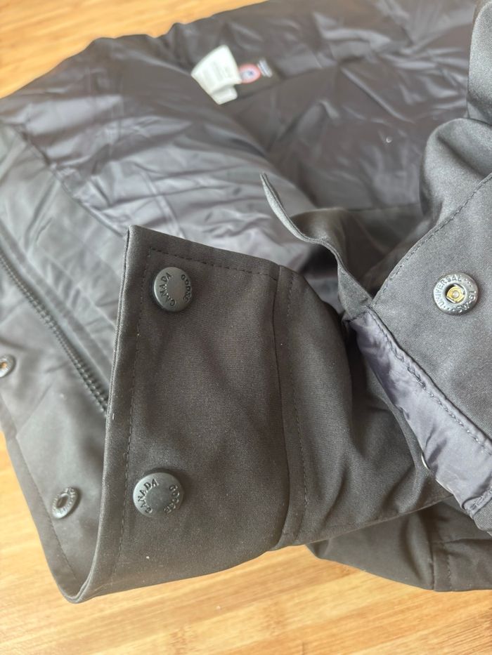 Canada Goose Wyndham black label en noir monochrome - photo numéro 4