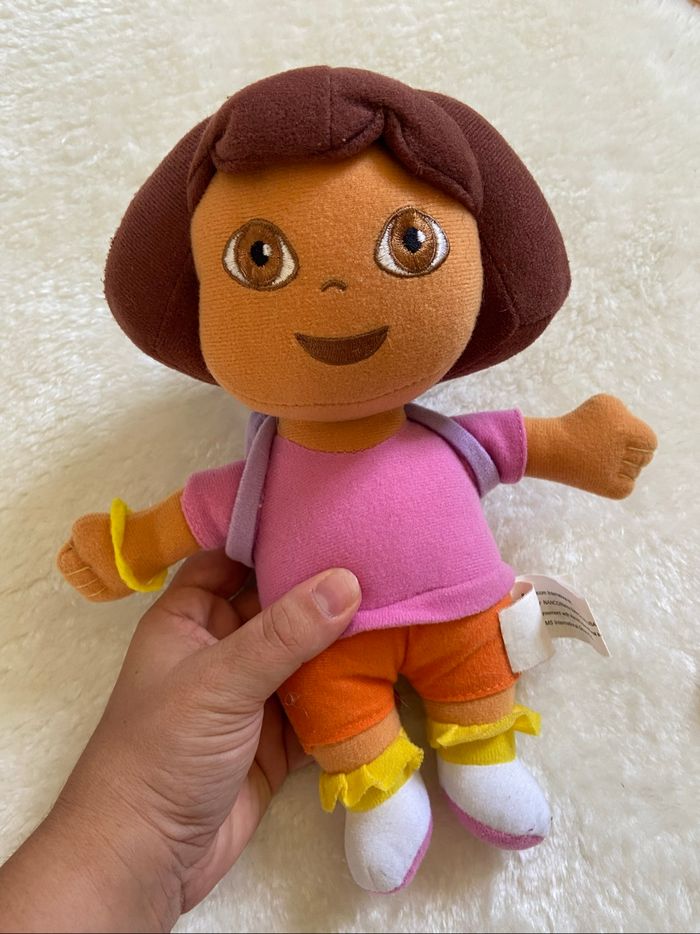 Lot de 2 peluches - Dora l’exploratrice et Babouche - photo numéro 2