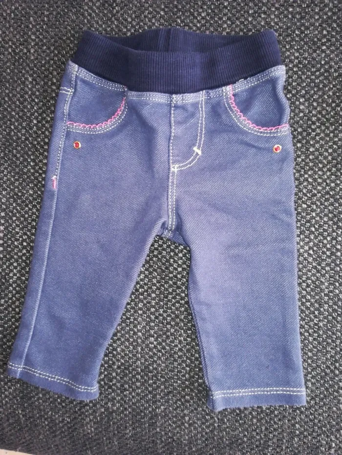Lot de 2 jolis pantalons, bébé fille, 3mois - photo numéro 2